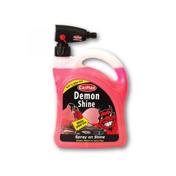 Demon Shine met spuitpistool